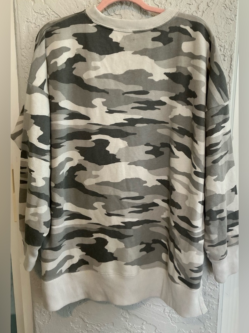 Aerie Camo Light Gray & Dark Gray Crewneck Sweatshirt - Picture 4 of 5
